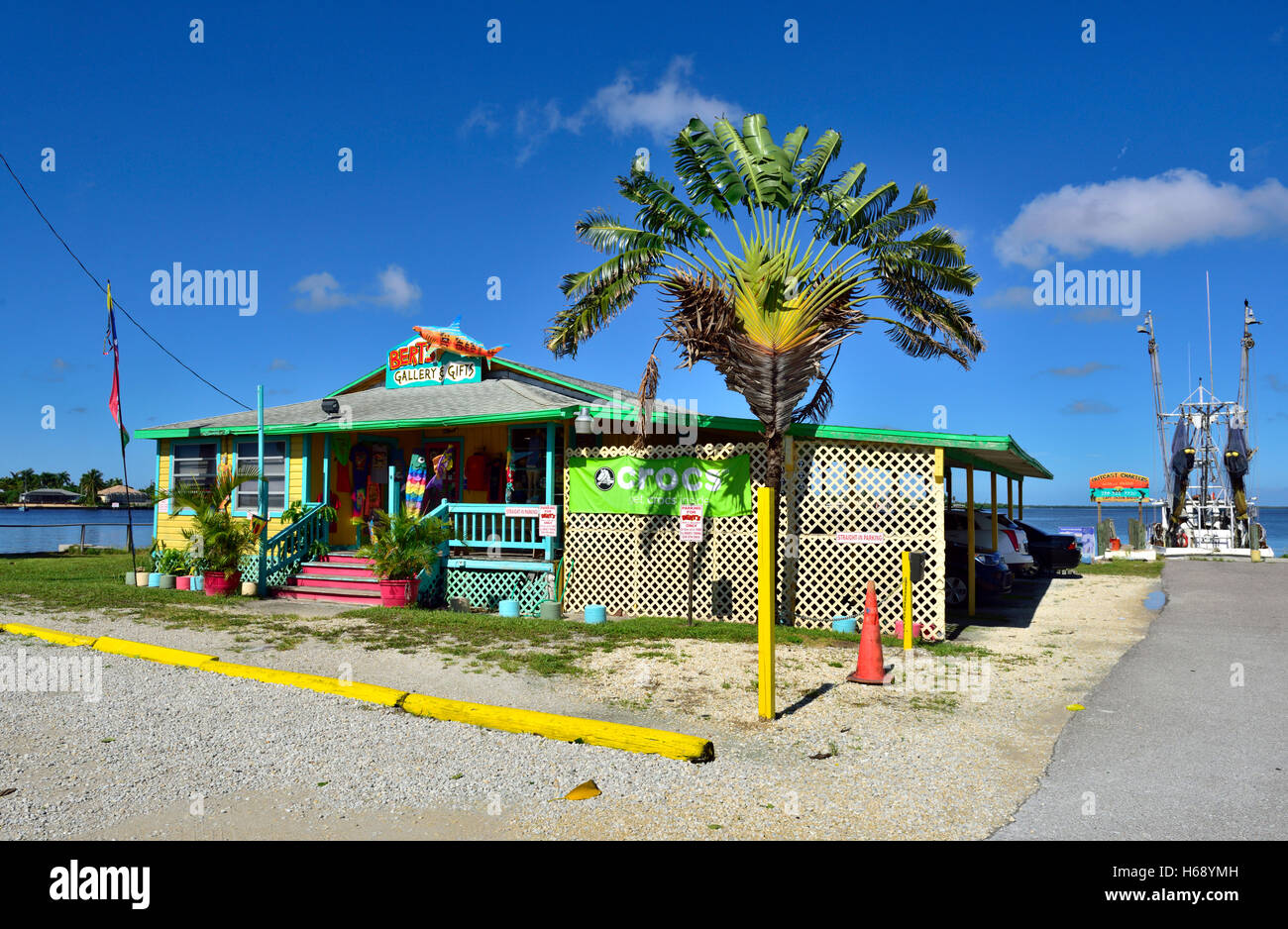 Überzeugt-Galerie und Geschenke-Shop, einer von mehreren kleinen traditionellen amerikanischen Geschäfte, Pine Island, Florida Stockfoto