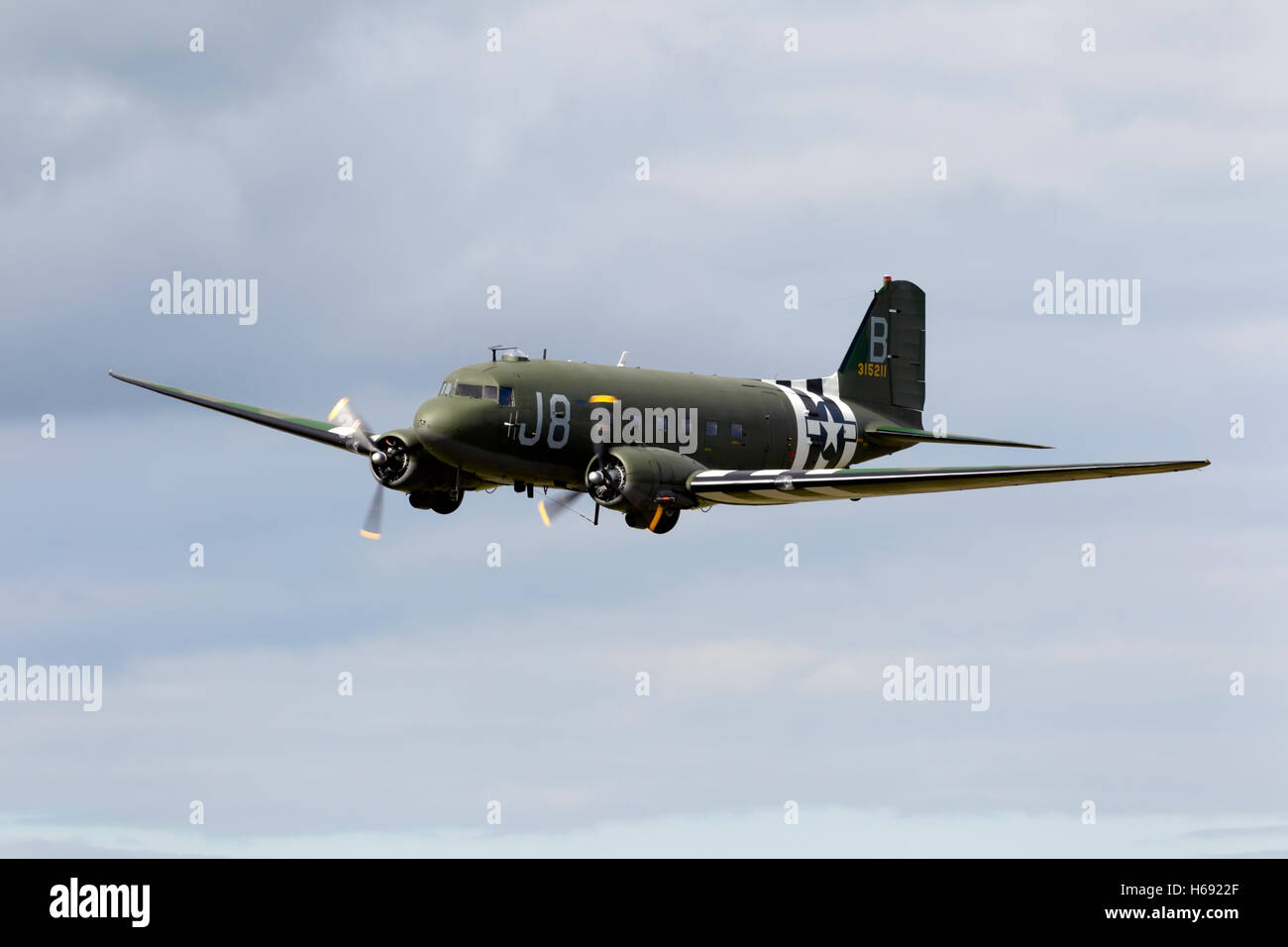 Ehemalige USAAF Douglas C-47A Skytrain (Dakota) WW2 Transportflugzeuge bei Kemble Air Day 2011, Gloucestershire, Vereinigtes Königreich. Stockfoto