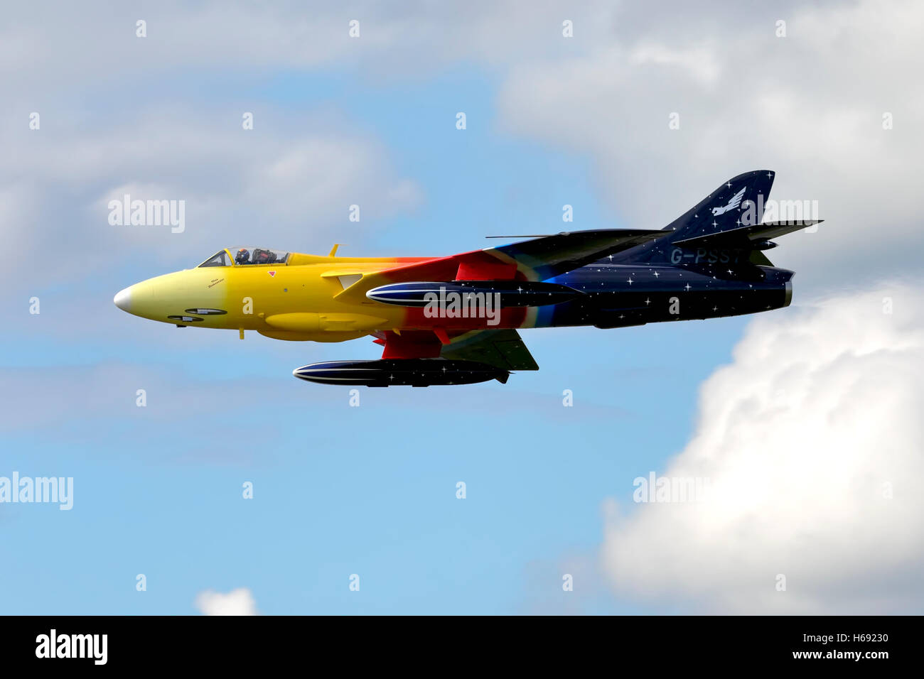 Ehemalige Royal Air Force Hawker Hunter F.58A, G-PSST, "Miss Demeanour" bei Kemble Air-Tag 2011, Gloucestershire, Vereinigtes Königreich. Stockfoto