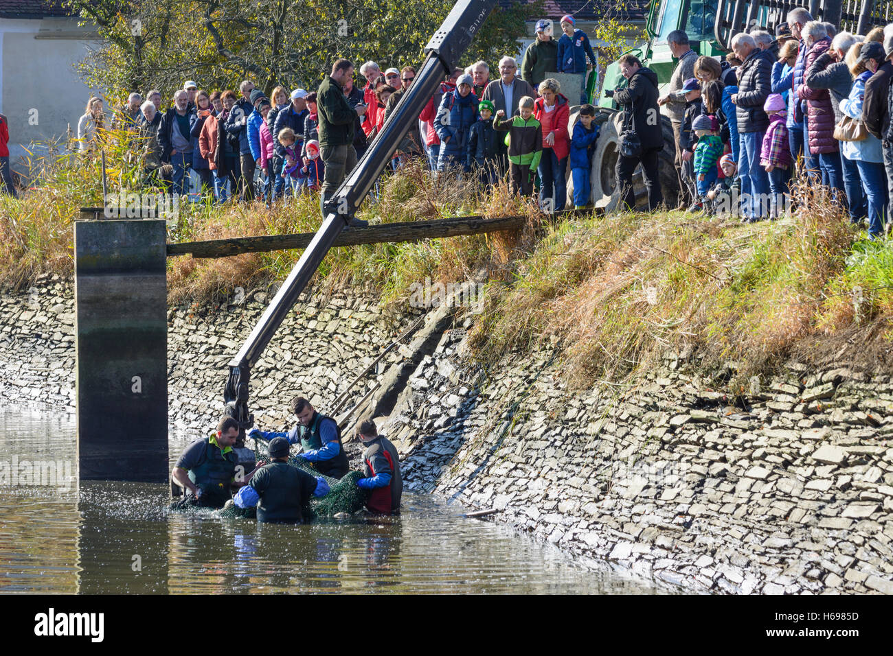 Geras: Geras Abbey, Teich Klosterteich, Fisch-Teich trocken für Karpfen, Fischer, Fischer, Waldviertel, Niederösterreich, Niederösterreich, Stockfoto