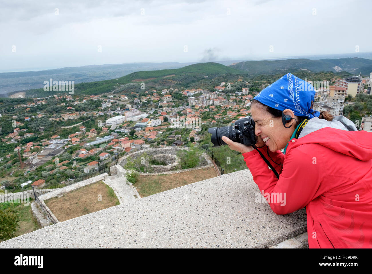 Eine Lindblad Expeditions-Gast-Fotographien von Kruje Schloss beherbergt das Nationalmuseum Skanderbeg, ein Museum, Al Stockfoto