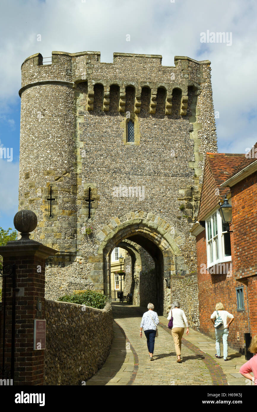 Die Barbican Gate, Lewes Castle, Lewes, East Sussex, UK Stockfoto