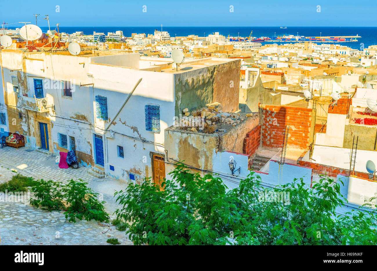 Die Kasbah liegt auf dem Hügel ist der beste Ort um Luftaufnahmen von Sousse, Tunesien zu genießen. Stockfoto