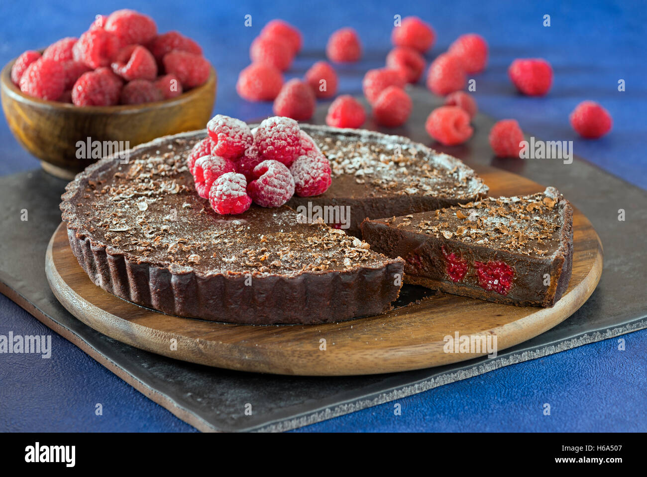 Schokolade und Himbeer-Tarte. Stockfoto