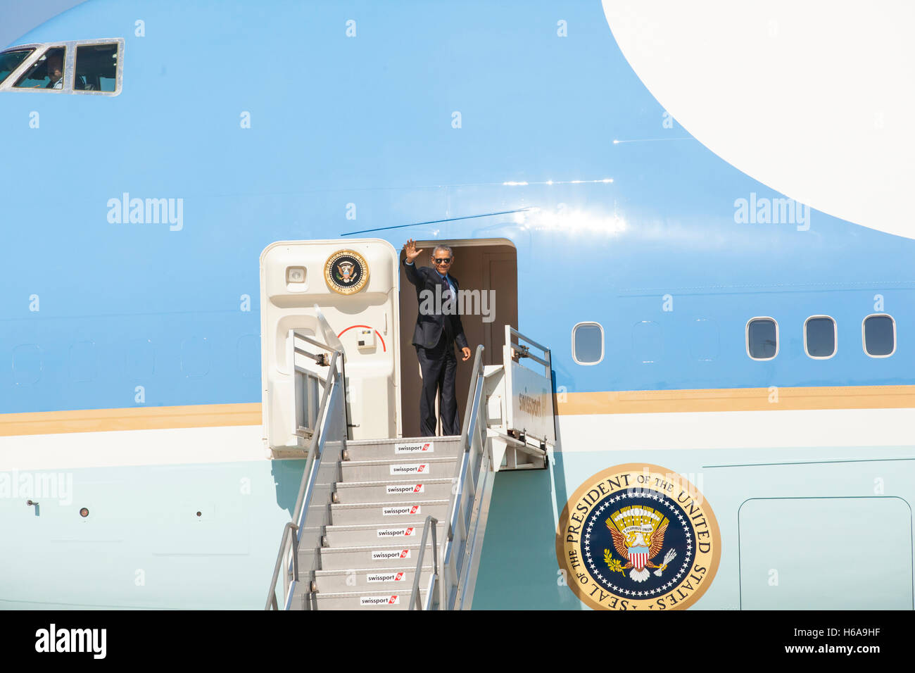 Präsident Barack Obama fährt ab LAX International Airport am 25. Oktober 2016 in Los Angeles, Kalifornien. Stockfoto