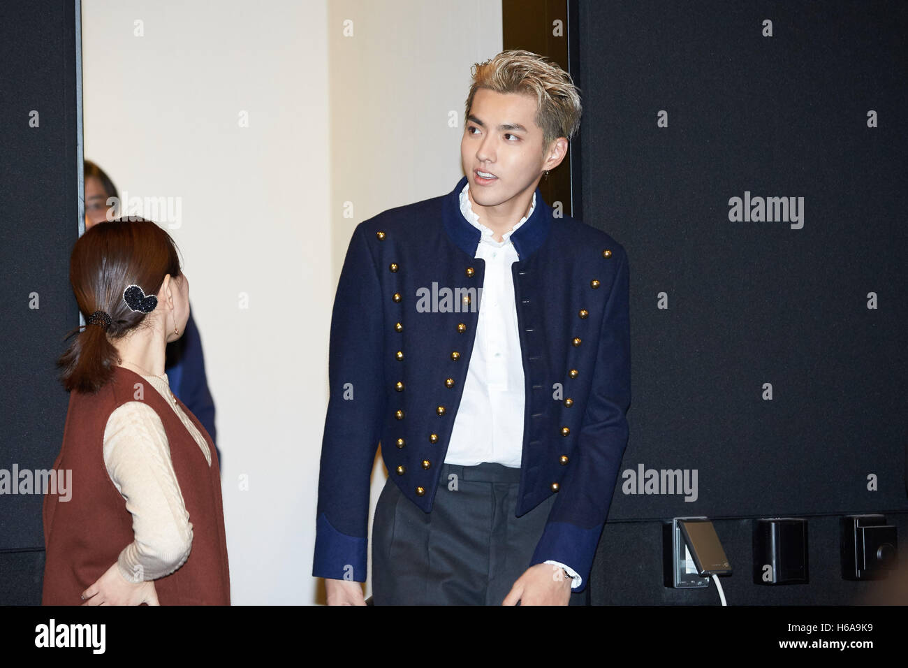 Chinesischer Schauspieler und Sänger Kris (Wu Yifan) besucht die 2016 China Film Week in Tokyo, Japan am 25. Oktober 2016. © AFLO/Alamy Live-Nachrichten Stockfoto