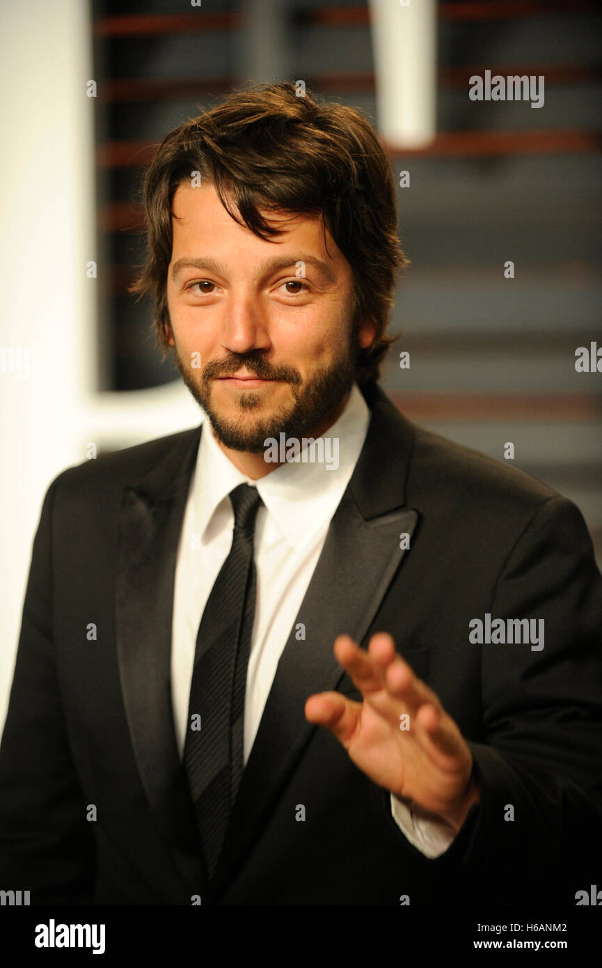 Schauspieler Diego Luna besucht die 2015 Vanity Fair Oscar Party hosted by Graydon Carter im Wallis Annenberg Center für darstellende Künste am 22. Februar 2015 in Beverly Hills, Kalifornien. Stockfoto