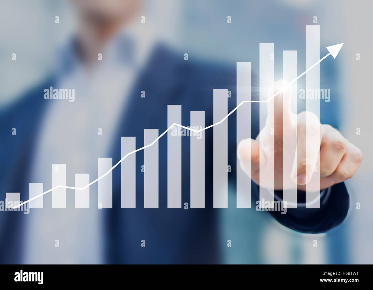 Geschäftserfolg mit wachsender, steigende Diagramme und Geschäftsmann im Hintergrund Stockfoto