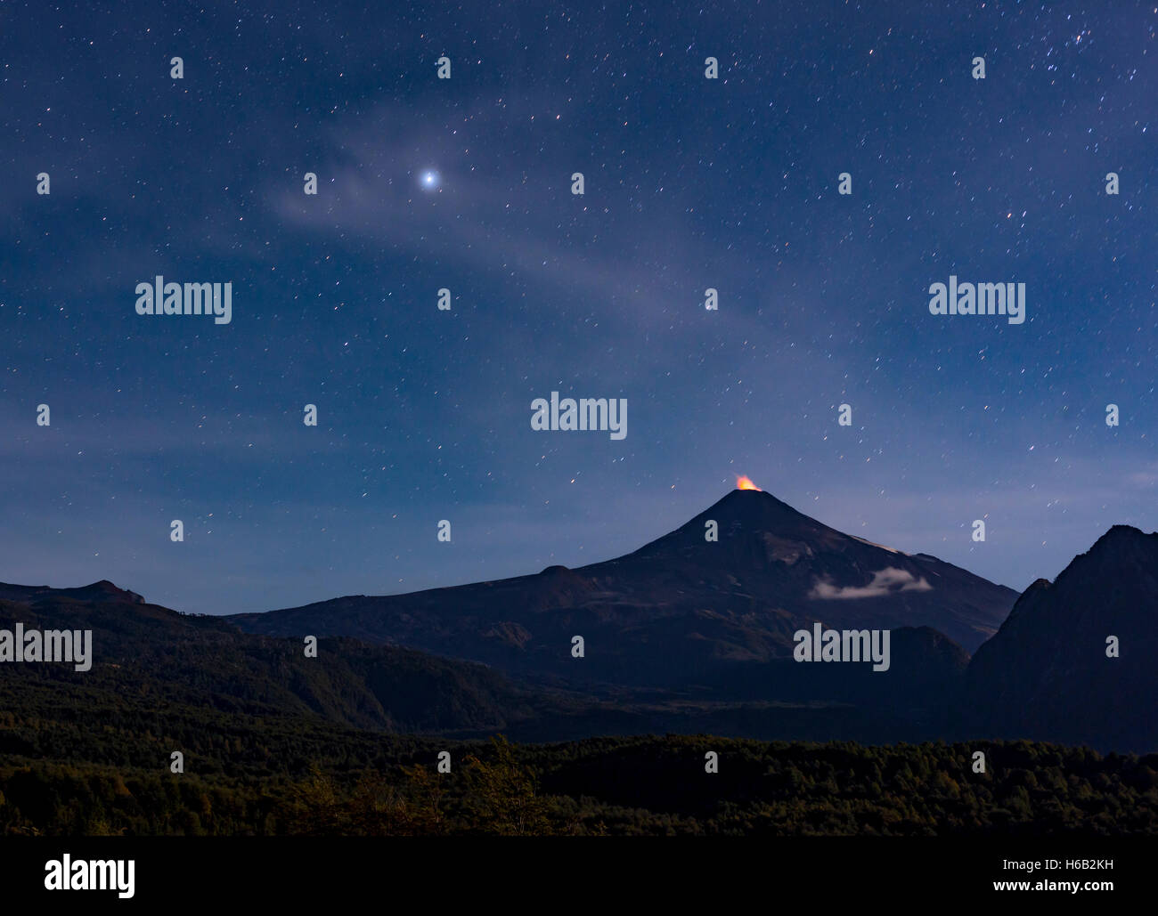 Vulkan Villarrica in der Araucania Distrit, Patagonien, Chile. Volcan