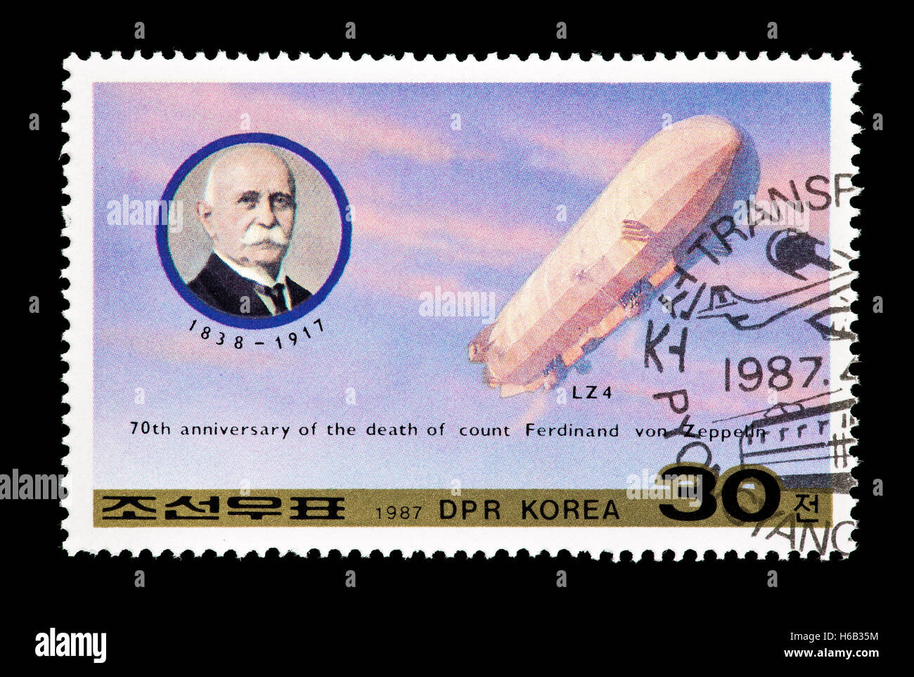 Briefmarke aus Nordkorea Darstellung Graf Ferdinand von Zeppelin und seinem Luftschiff, 70. Jahrestag des hist Tod. Stockfoto