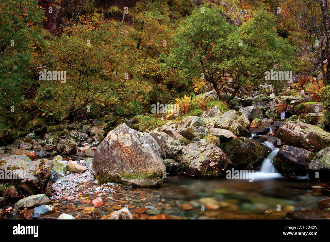 Allt Coire Gabhail Coire Gabhail, das verlorene Tal, Glencoe, Lochaber Stockfoto