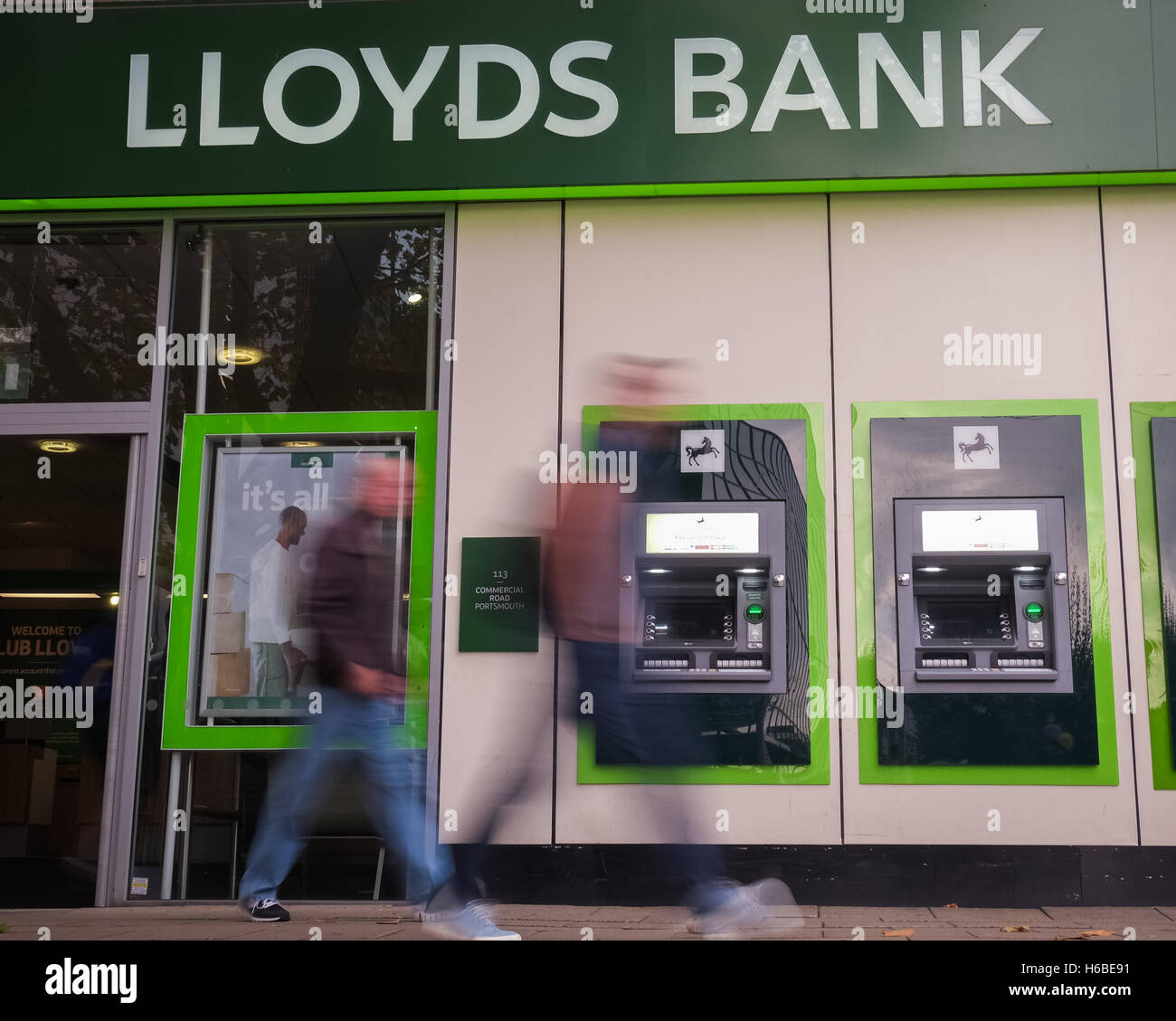 Eine Gesamtansicht der Lloyds Bank in Commercial Road, Portsmouth Stockfoto