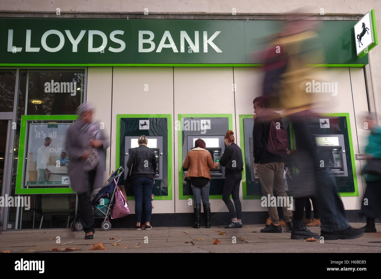Eine Gesamtansicht der Lloyds Bank in Commercial Road, Portsmouth Stockfoto