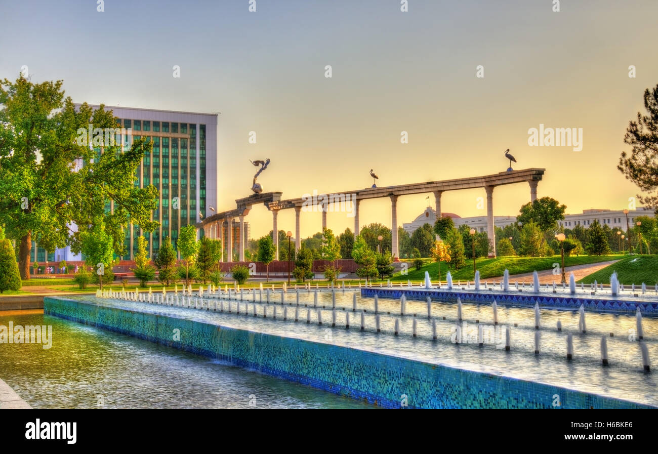 Brunnen auf dem Unabhängigkeitsplatz in Taschkent, Usbekistan Stockfoto