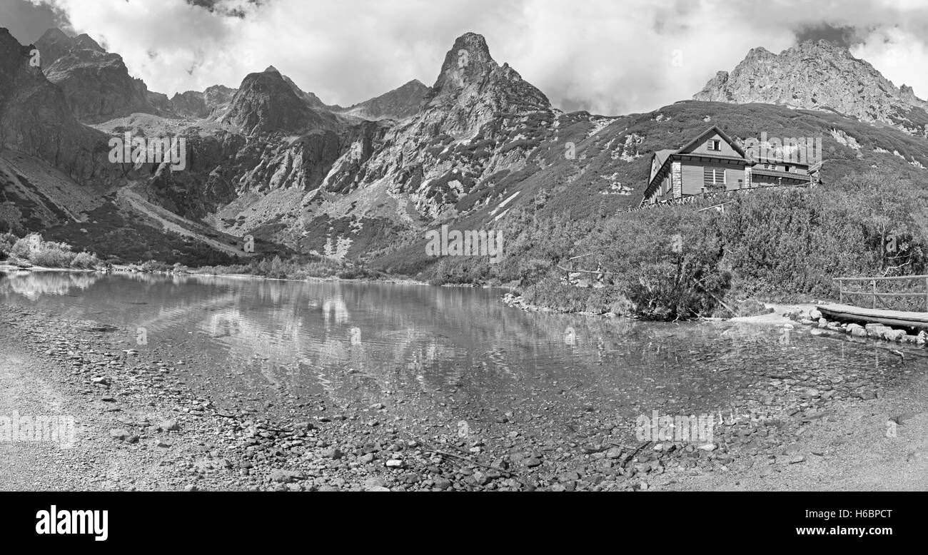 Hohe Tatra - Zelené Pleso See mit Chalet Stockfoto