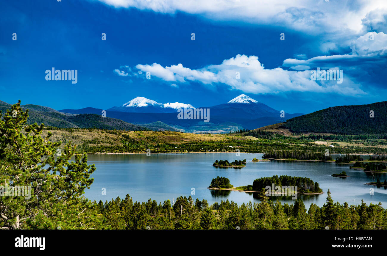 Ein Blick auf die Dillon Reservoir nach die Sommer Schnee fallen.  Fotografiert in Dillon, Colorado. Stockfoto