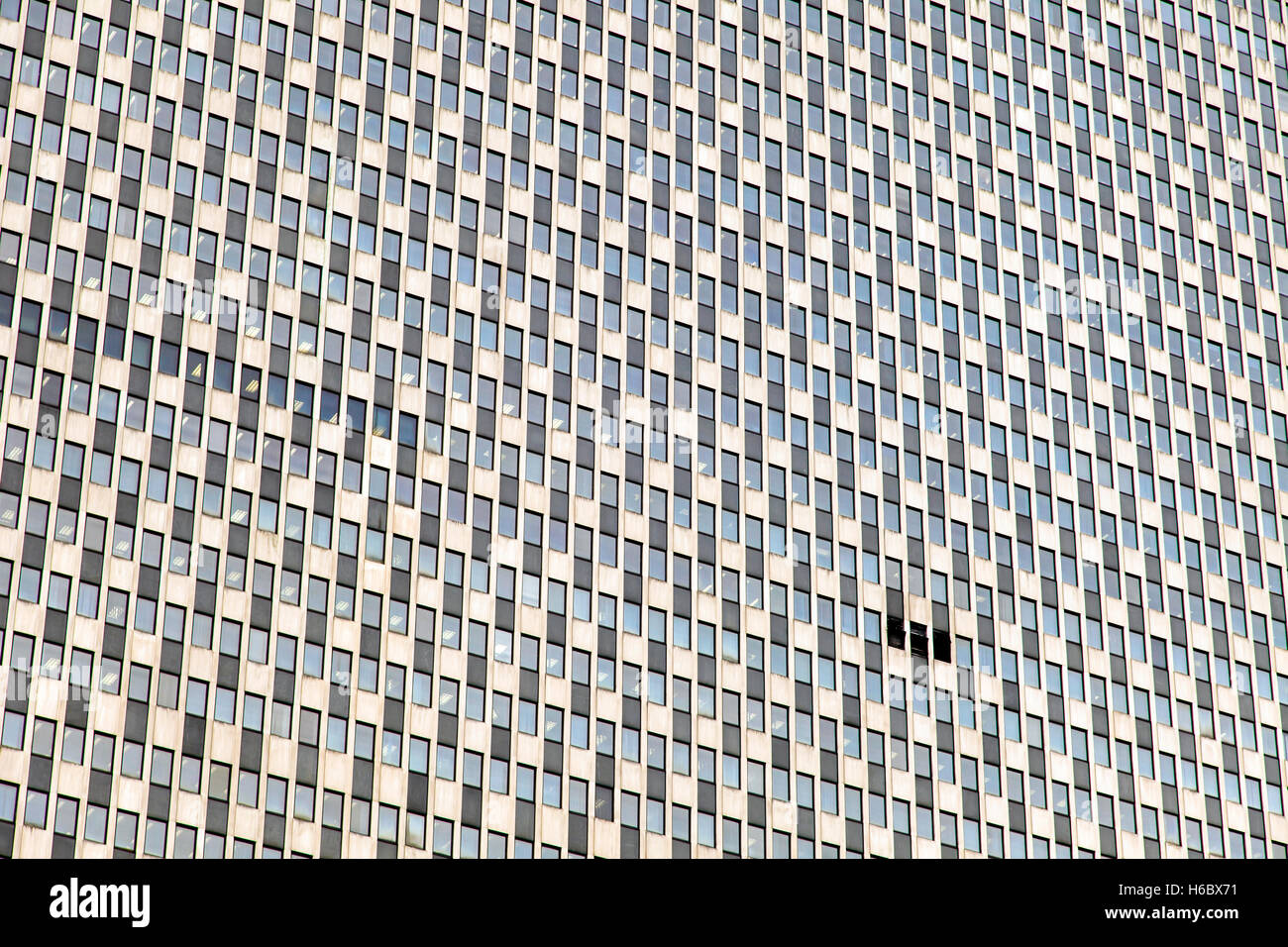 Abstraktion des Exterieurs eines Wolkenkratzers. Stockfoto