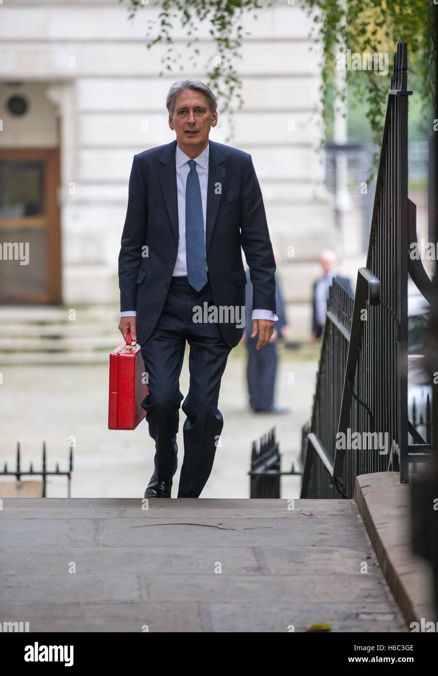 Kanzler des Finanzministeriums, Phillip Hammond, kommt in der Downing Street für eine Kabinettssitzung Stockfoto