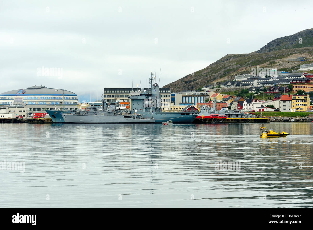 Hammerfest, Norwegen - Schiffe im Hafen Stockfoto