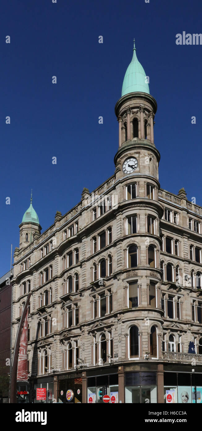 Das Hackmesser-Gebäude an der Kreuzung der Donegall Square North/Donegall Place in Belfast, Nordirland. Stockfoto