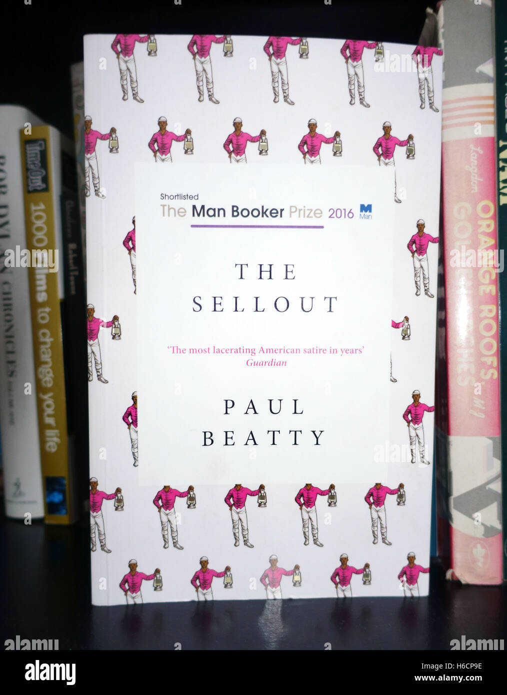 Paul Beatty gewinnt 2016 Booker Prize for Fiction mit "The Sellout", erste US-Autor dazu Stockfoto