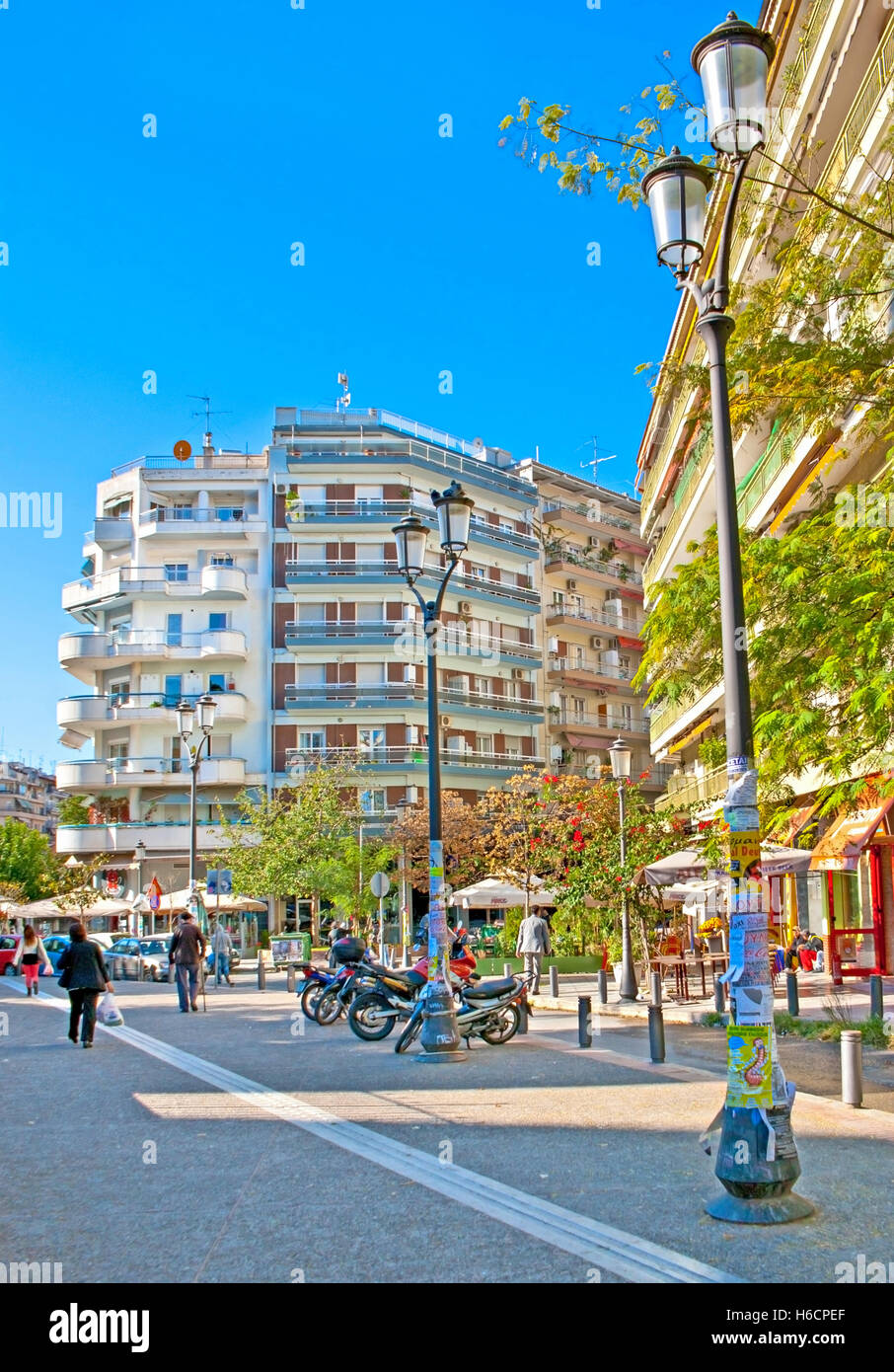 Dimitriou Gounari Street ist eine uralte, Fußgänger Fläche im Zentrum Stadt mit gemütlichen Cafés, Geschäften, befindet sich neben der Rotunde Stockfoto