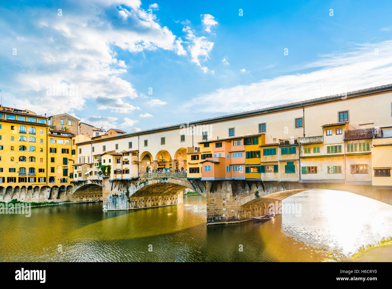 Ponte Vecchio Brücke über den Fluss Arno, Florenz, Toskana, Italien Stockfoto