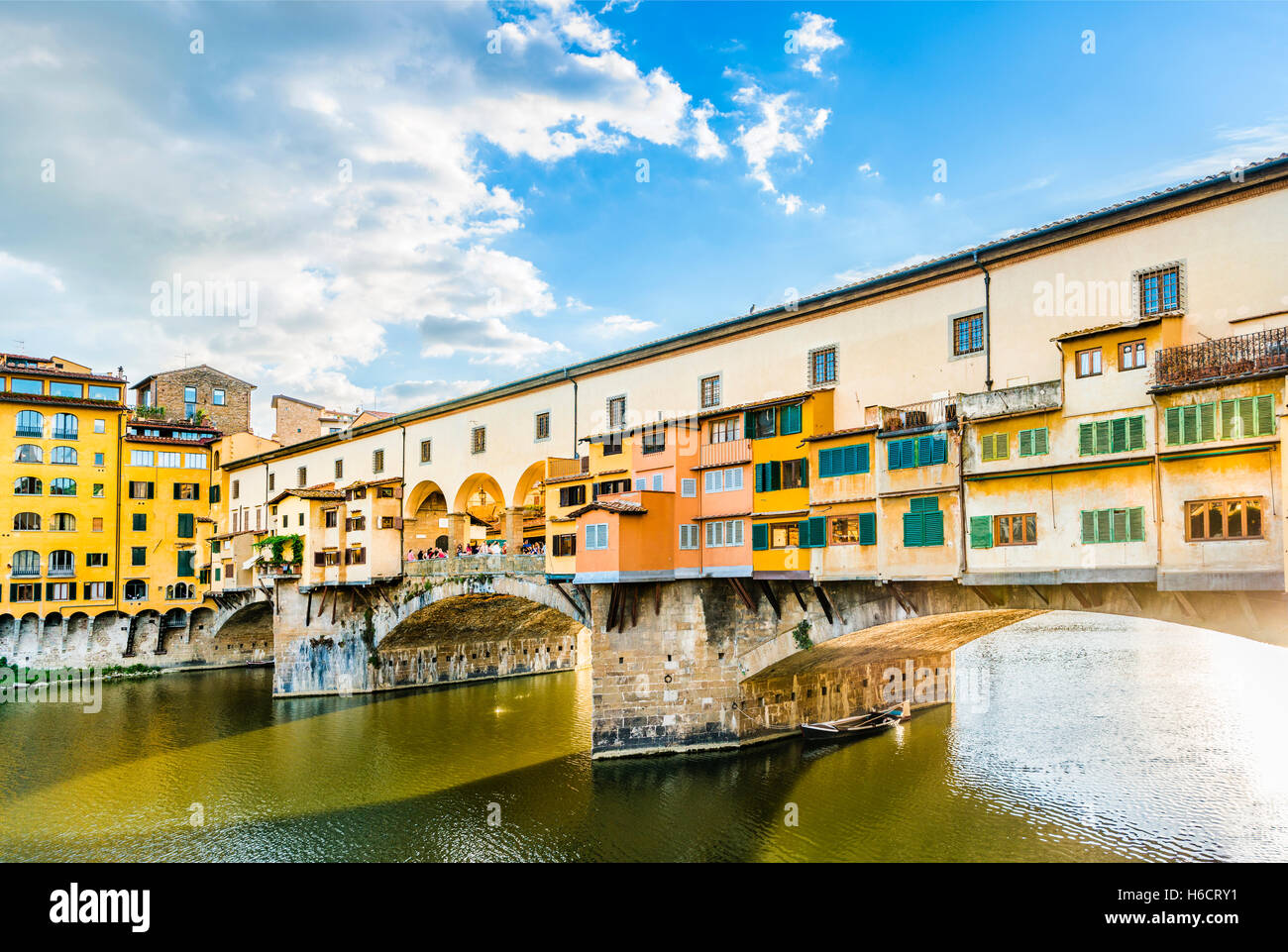 Ponte Vecchio Brücke über den Fluss Arno, Florenz, Toskana, Italien Stockfoto