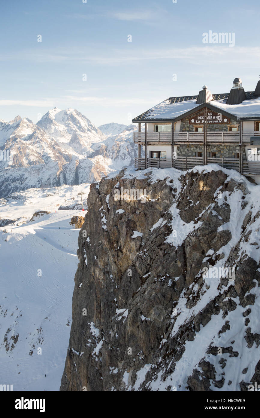 Le-Panorama-Restaurant, La Saulire Gipfeltreffen Courchevel 1850 und Méribel und mit Blick auf La Grande Casse-Frankreich, Europa, Stockfoto