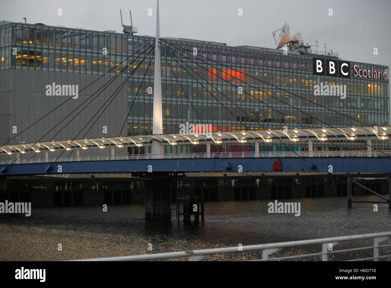 BBC Scotland Hauptsitz am pacific Quay Glasgow in der Nacht Stockfoto