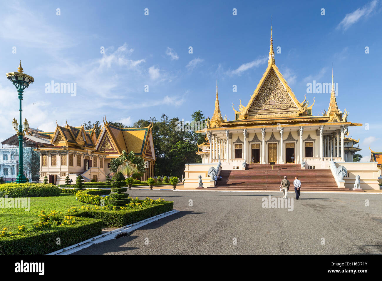Goldener thron links Fotos und Bildmaterial in hoher Auflösung Alamy
