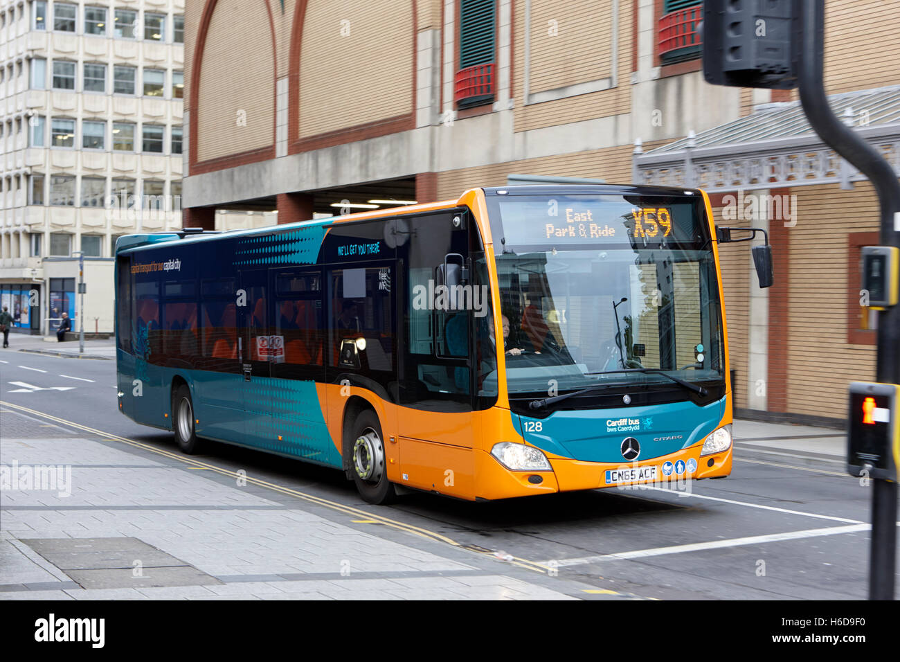 Mercedes-Benz Citaro von Cardiff Bus ÖPNV Wales Großbritannien verwendet Stockfoto