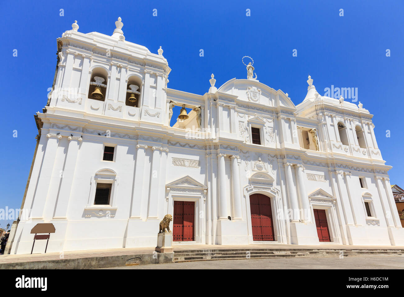 León, Nicaragua. Catedral De La Ascunción de María (Maria-Himmelfahrt-Kathedrale) Stockfoto