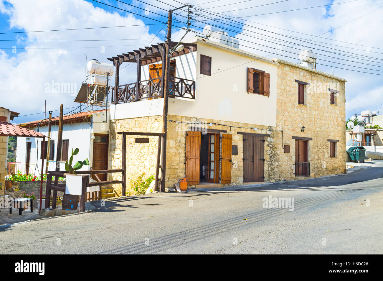Villa neo chorio Fotos und Bildmaterial in hoher Auflösung Alamy