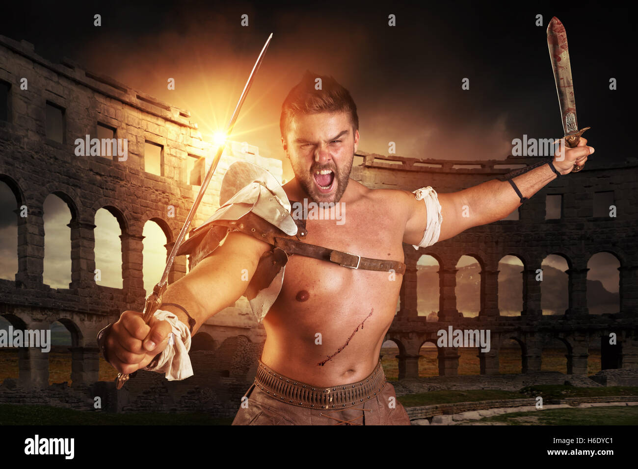 Alter Krieger oder Gladiator in der Arena zu kämpfen bereit Stockfoto