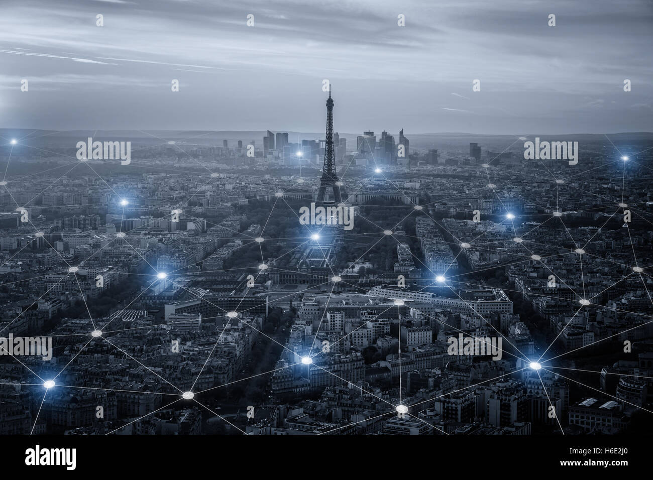 Smart-City Scape und Netzwerk Verbindung Konzept, wireless Internet im Business-Stadt-Signal. Internet-Verbindung. Stockfoto