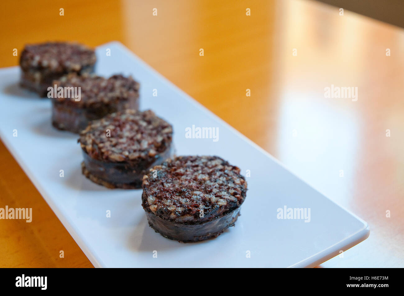 Spanische Tapa: Morcilla de Burgos. Spanien. Stockfoto