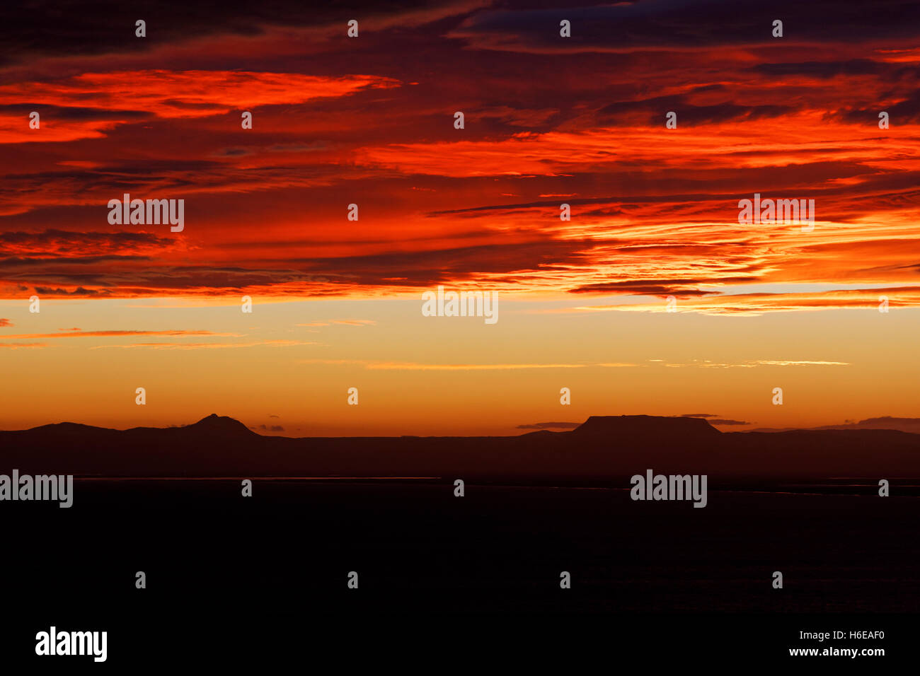 Blick auf den Öxarfjördur Tiefland, bei Sonnenaufgang, im Nordosten Islands, Nordatlantik, Europa Stockfoto