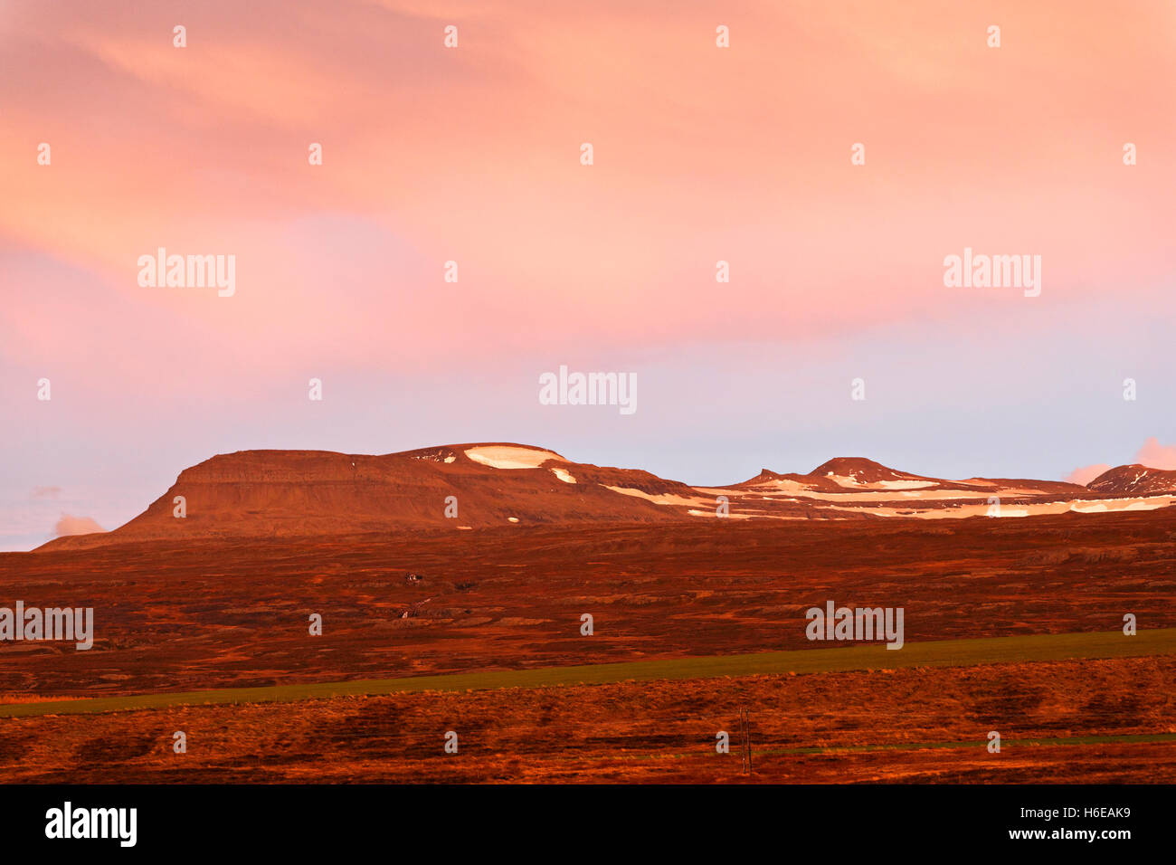 Vulkanische Landschaft bei Sonnenuntergang, Ostisland, Nordatlantik, Europa Stockfoto