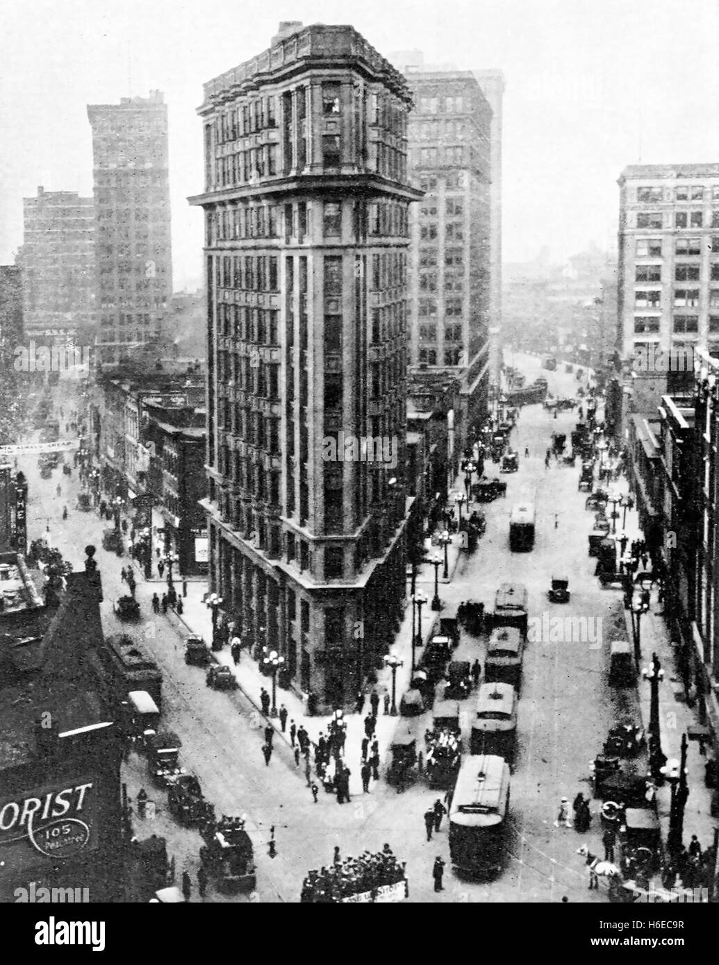 FLATIRON BUILDING, ATLANTA, abgeschlossen im Jahre 1897 in einem 1921-Foto. Die Englisch-amerikanischen Gebäude korrekt aufgerufen Stockfoto