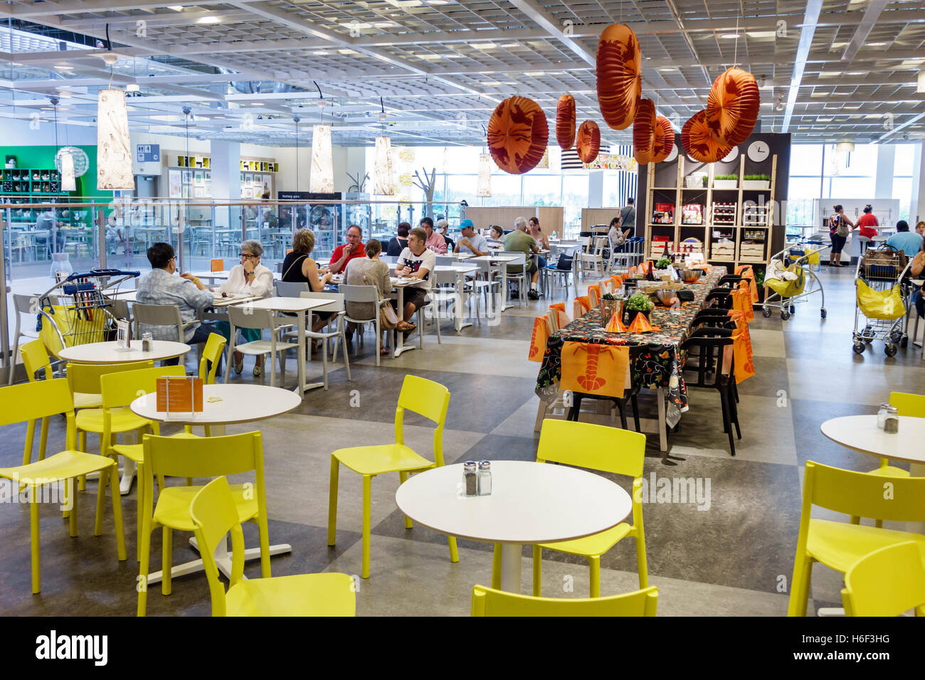 Miami Florida Ikea Mobel Innen Cafeteria Restaurant Tisch Stuhle