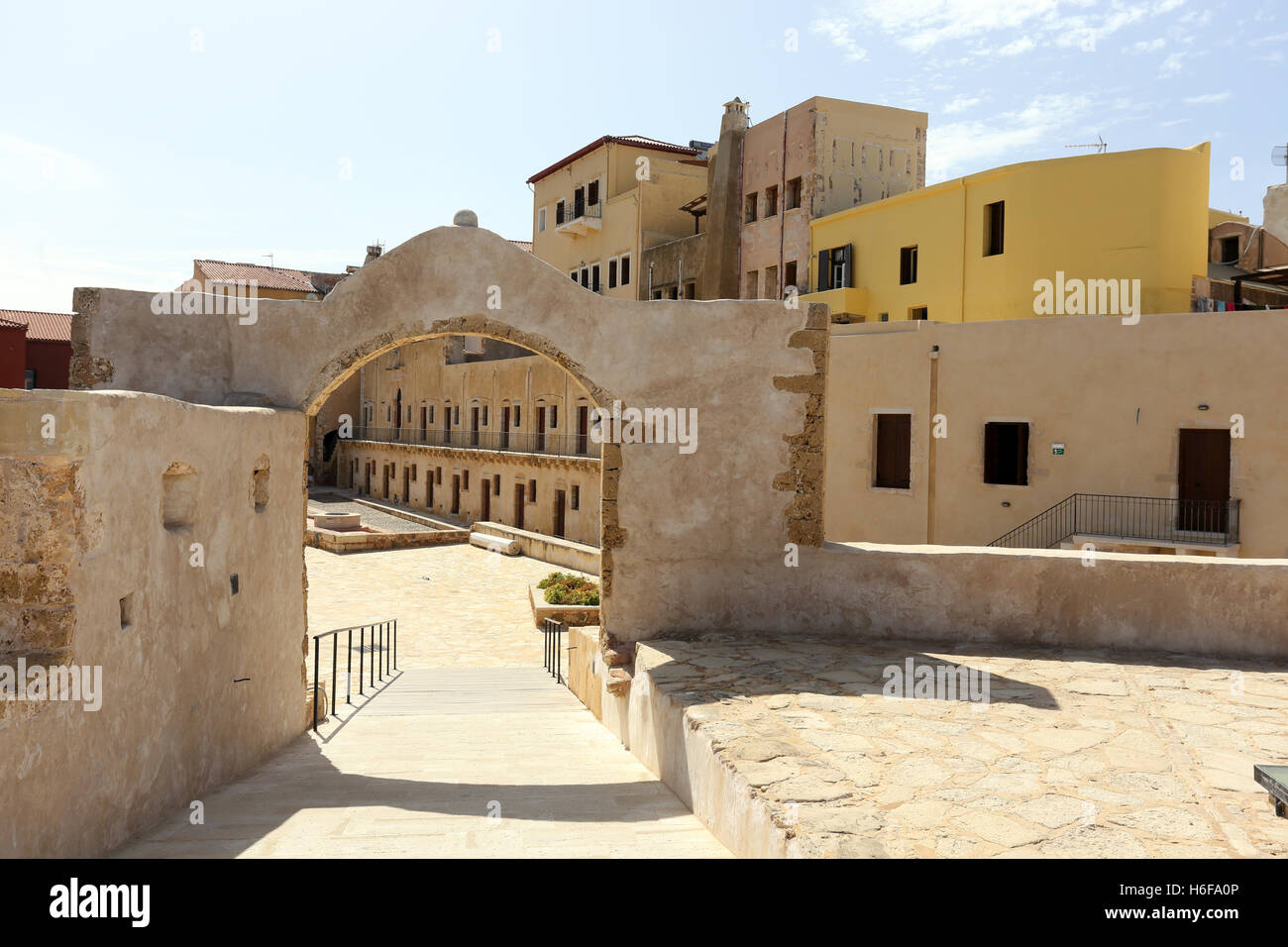 Das Innere der Festung Firkas am Eingang zum Hafen von Chania auf Kreta, Griechenland. Die alte Festung, die einst dem Gouverneur HQ Stockfoto