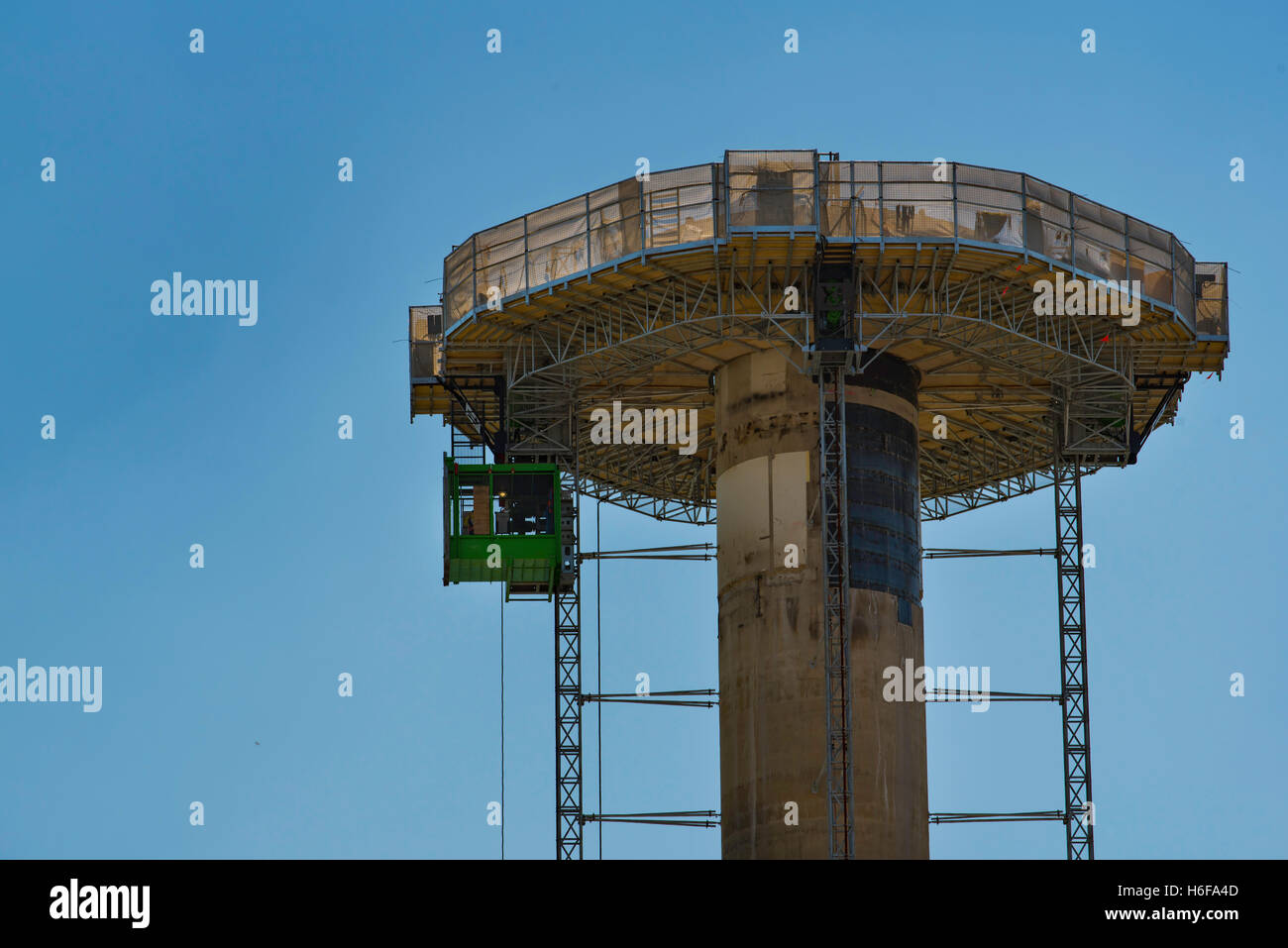 Die Sydney Ports Authority Kontrollturm langsam abgerissen werden Stockfoto