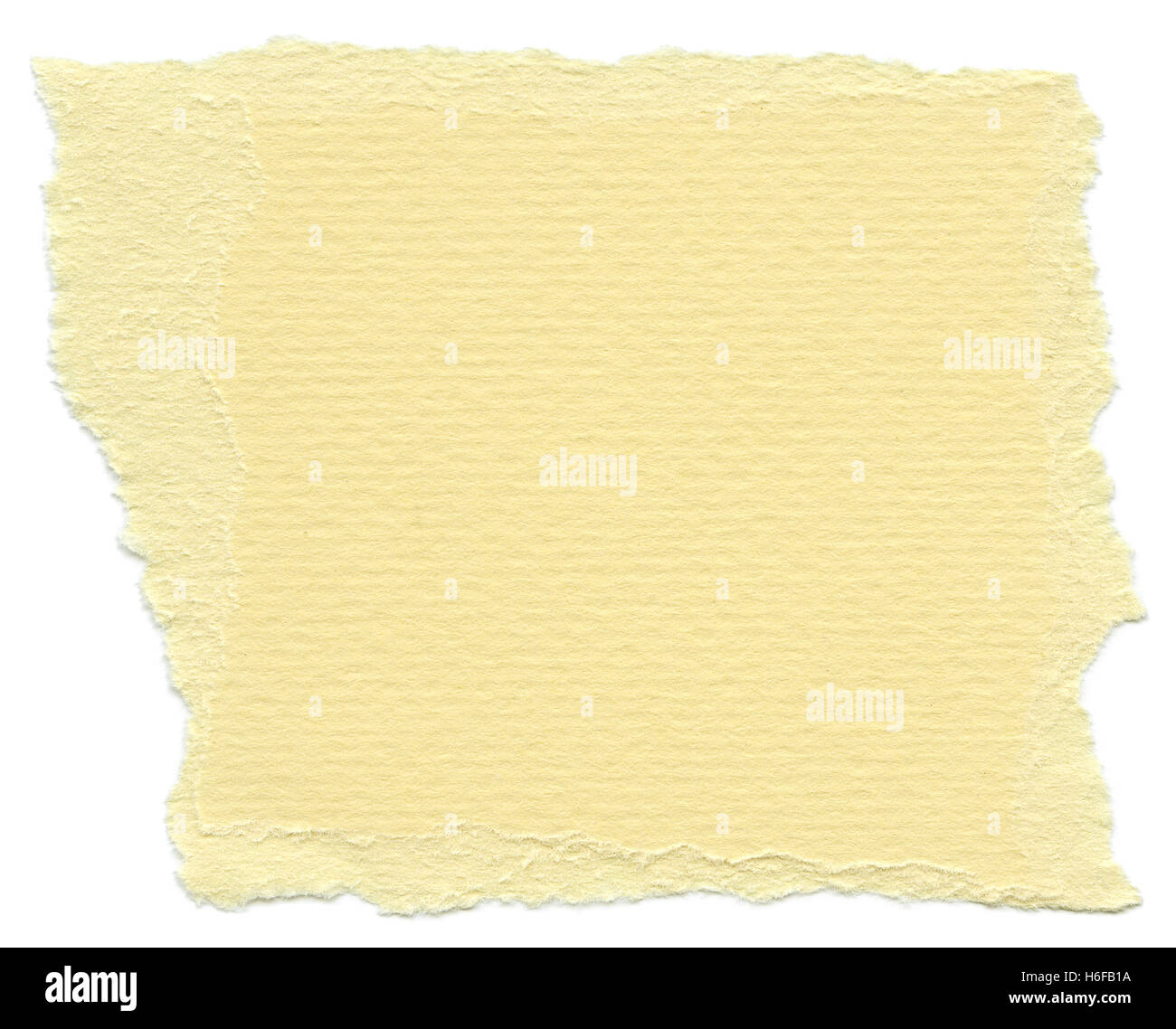 Textur der Buff gelbe Faserpapier mit zerrissenen Kanten. Isoliert auf weißem Hintergrund. Scannen mit 2400dpi mit einer professionellen shold Stockfoto