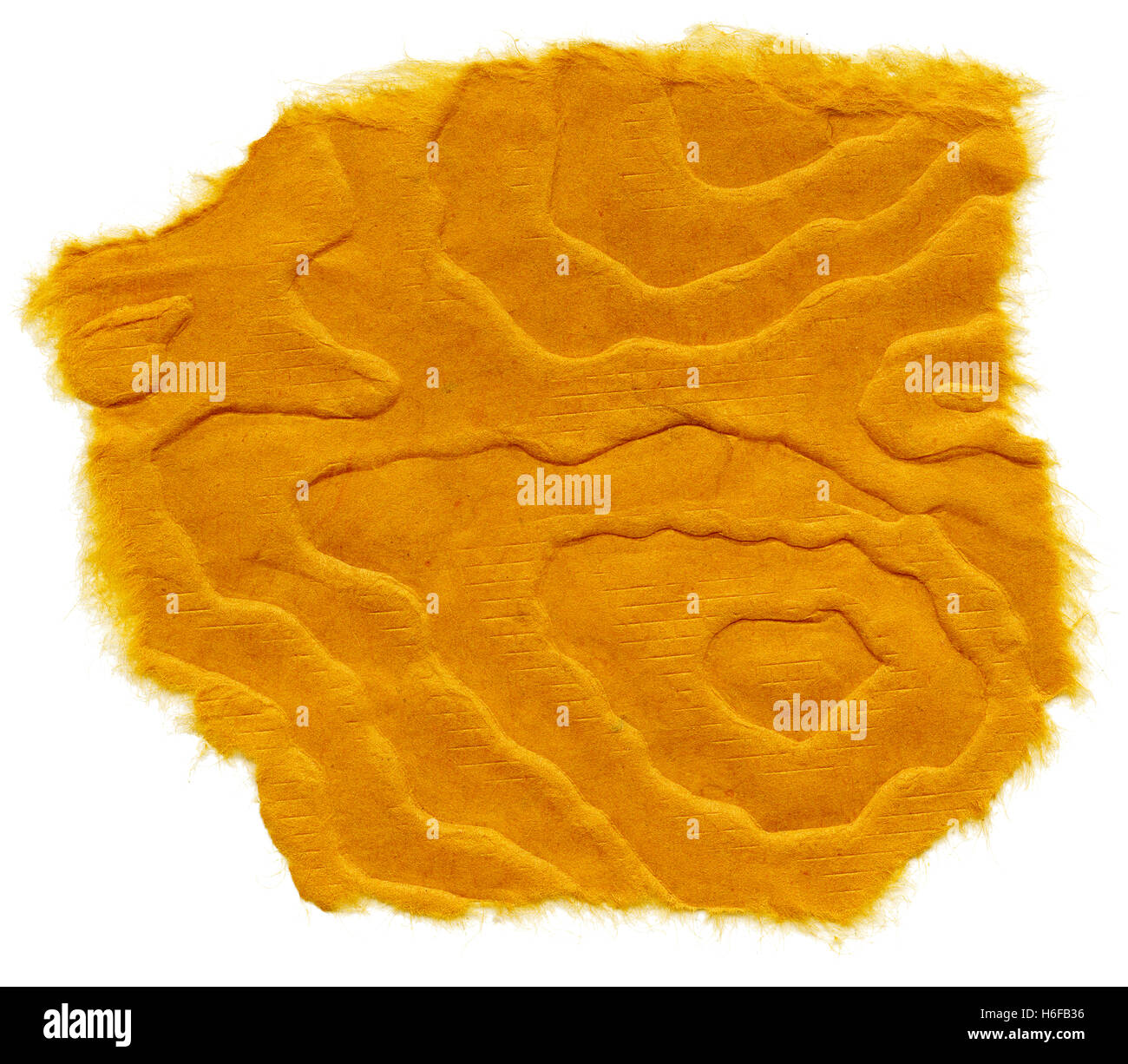 Textur des orange Reispapier mit Mandala-Muster und zerrissene Kanten. Isoliert auf weißem Hintergrund. Scannen mit 2400dpi mit einer pro Stockfoto