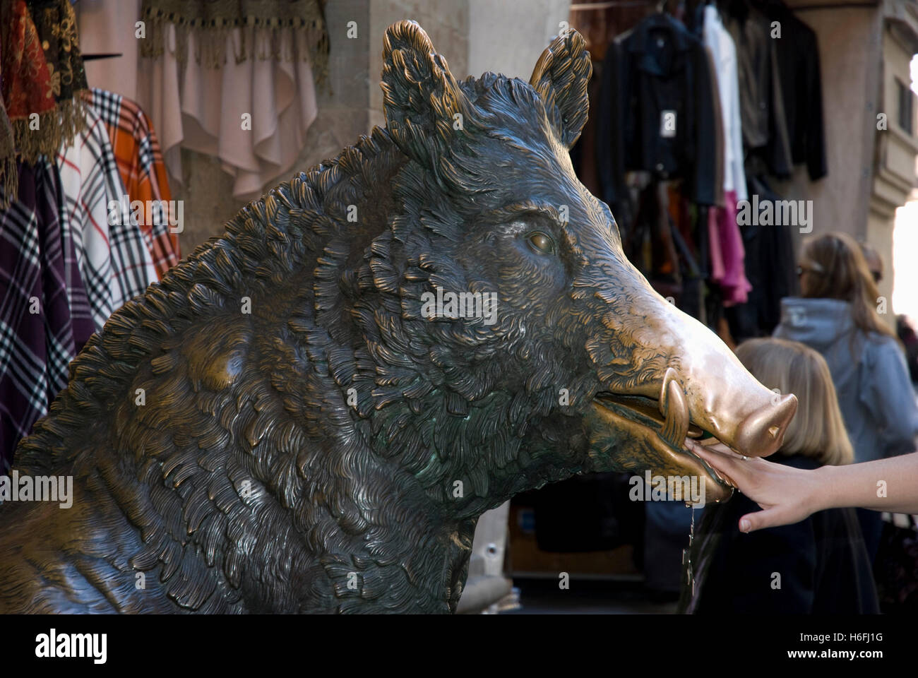 Die Hand in den Mund ein Bronze-Wildschwein, Glücksbringer, Florenz, Toskana, Italien, Europa Stockfoto