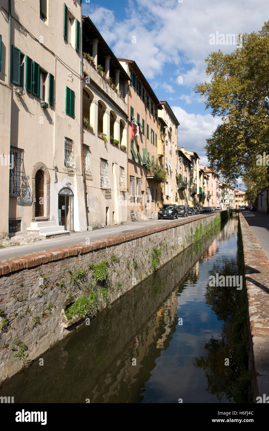 Kanal in der Altstadt, Lucca, Toskana, Italien, Europa Stockfoto