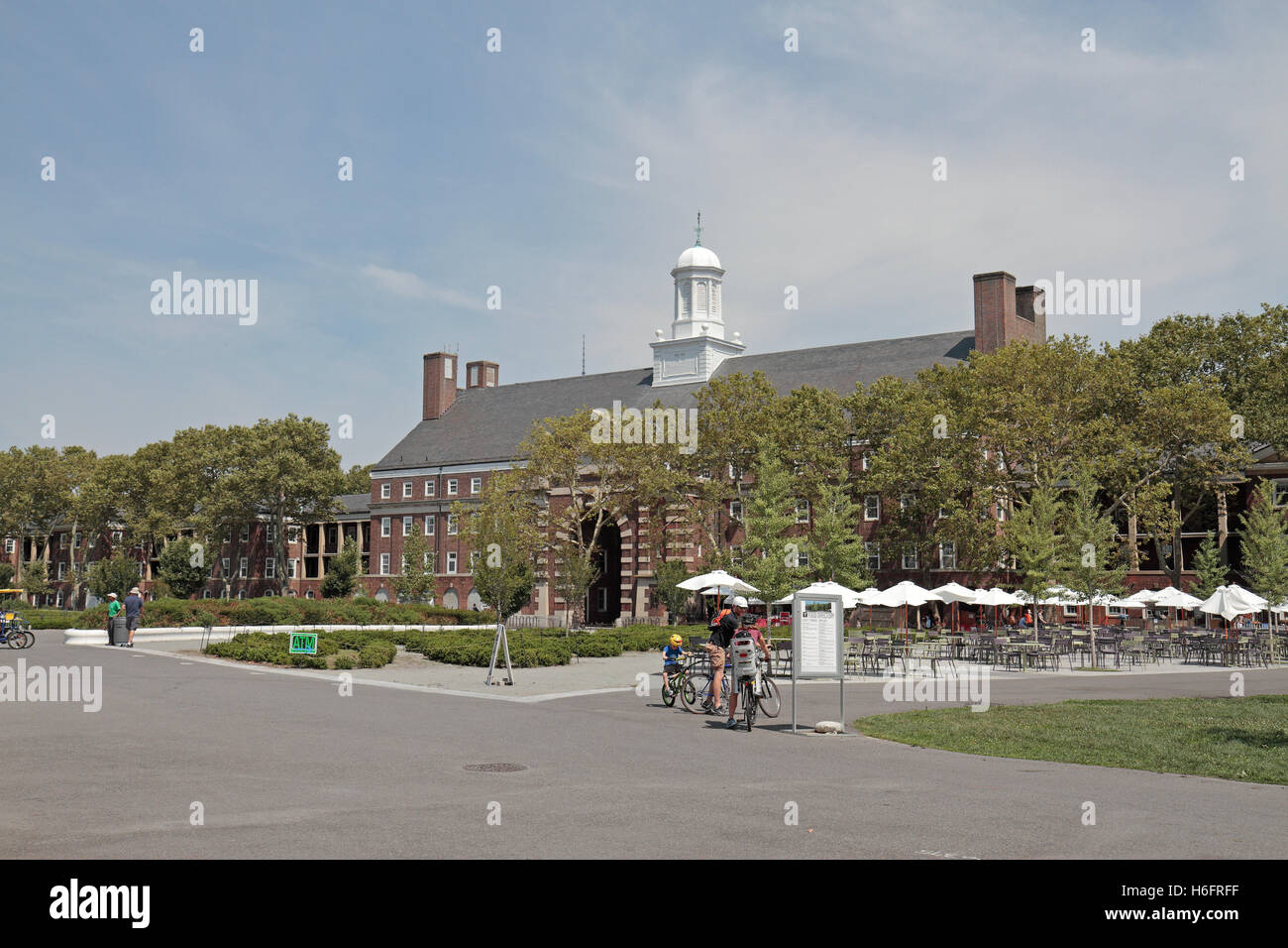 Blick Richtung Liggert Bogen auf auf Governors Island im US-Bundesstaat New York. Stockfoto