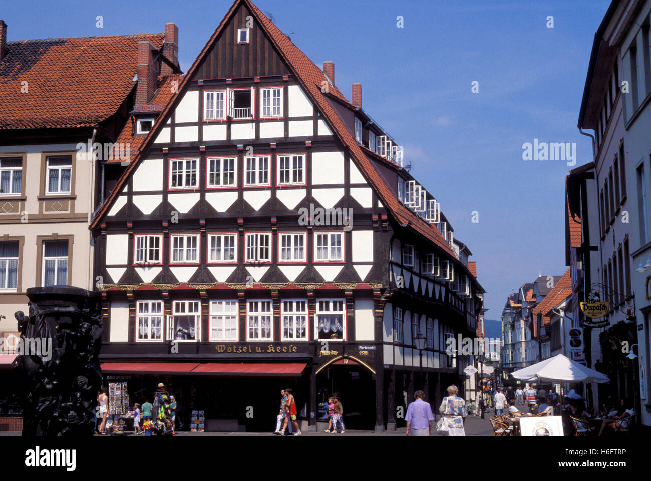 Deutschland, Niedersachsen, Hameln, Fachwerkhaus auf dem Pferdemarkt. Stockfoto