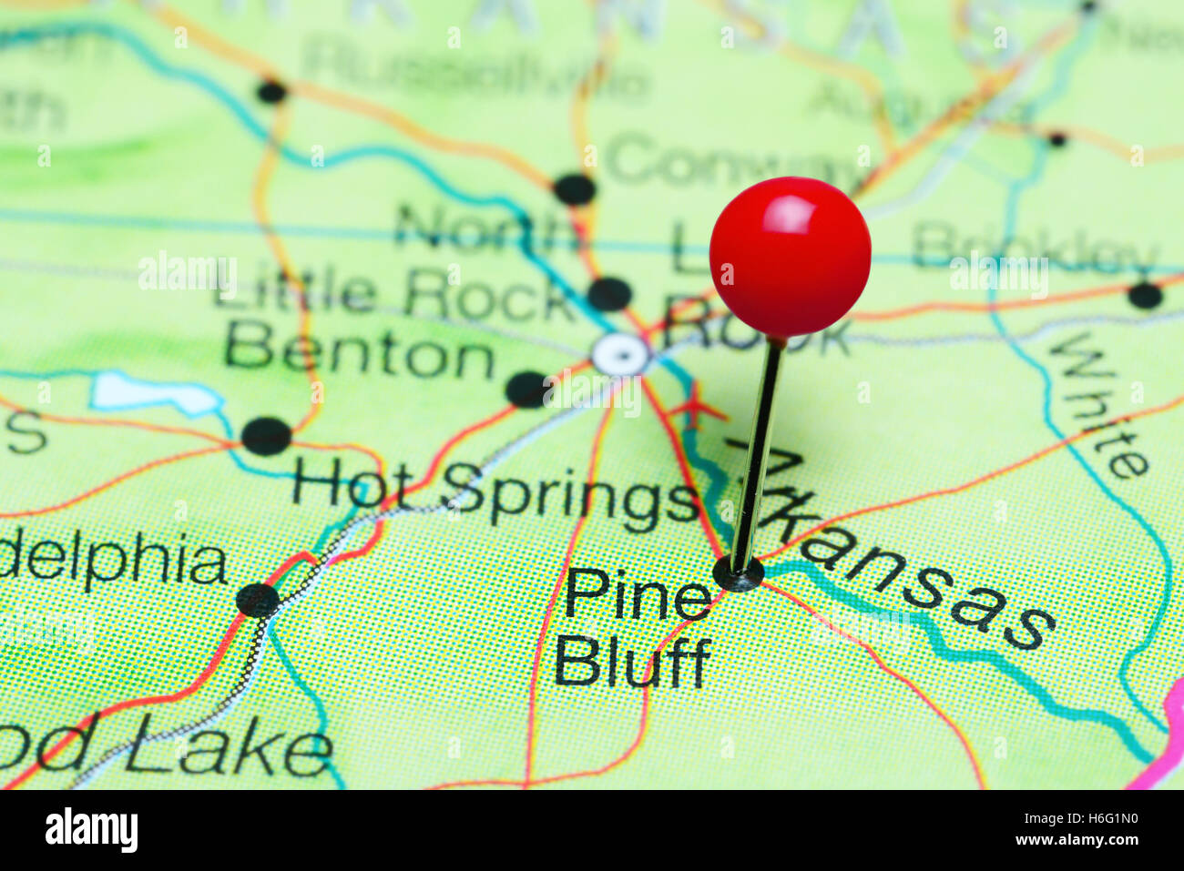 Pine Bluff, fixiert auf einer Karte von Arkansas, USA Stockfoto